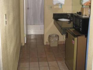 Motel Plaza Near Lax