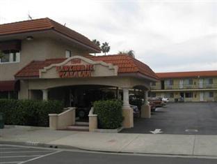 Plaza Near Lax Motel 2*